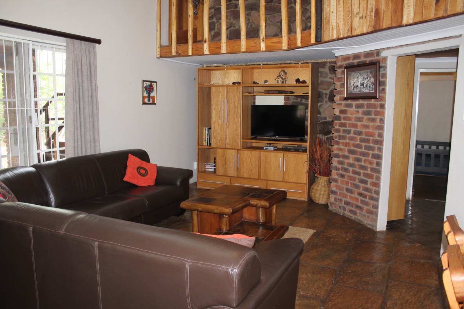 Themba lounge